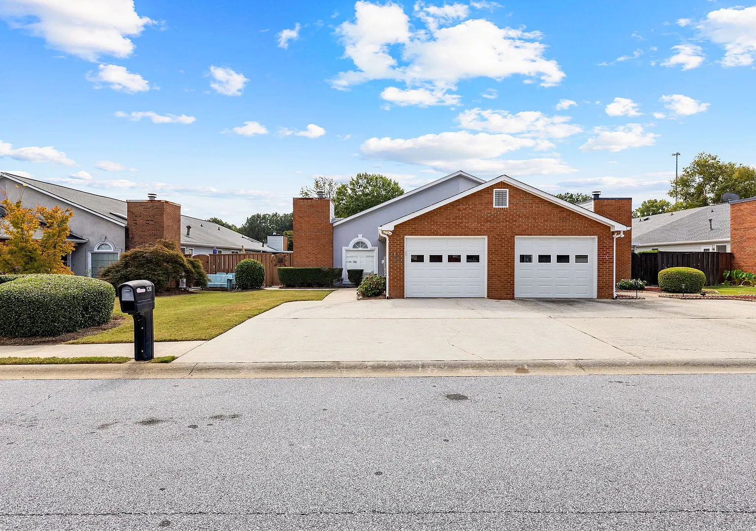 Immaculate 2bed/2ba in Fayetteville with Lawn Care Included — Photo 3