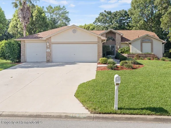 11316 Orangewood Ct, Spring Hill, FL 34609