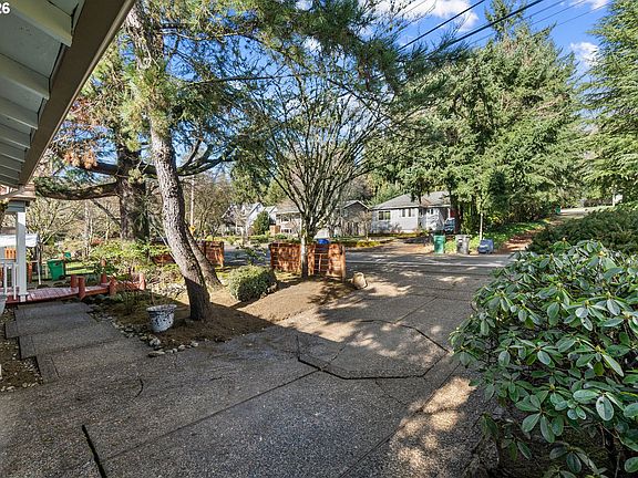 5th image of 5508 SW Cameron Rd