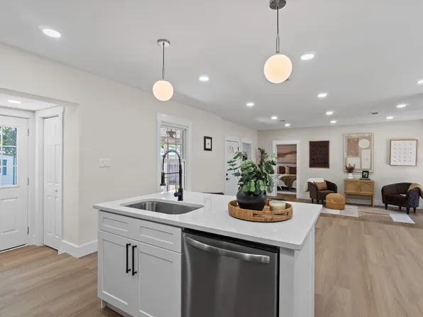 227 Staff Dr NE, Fort Walton Beach, FL 32548