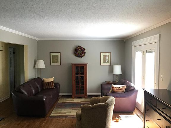 4th image of 4537 Bonanza Dr NE