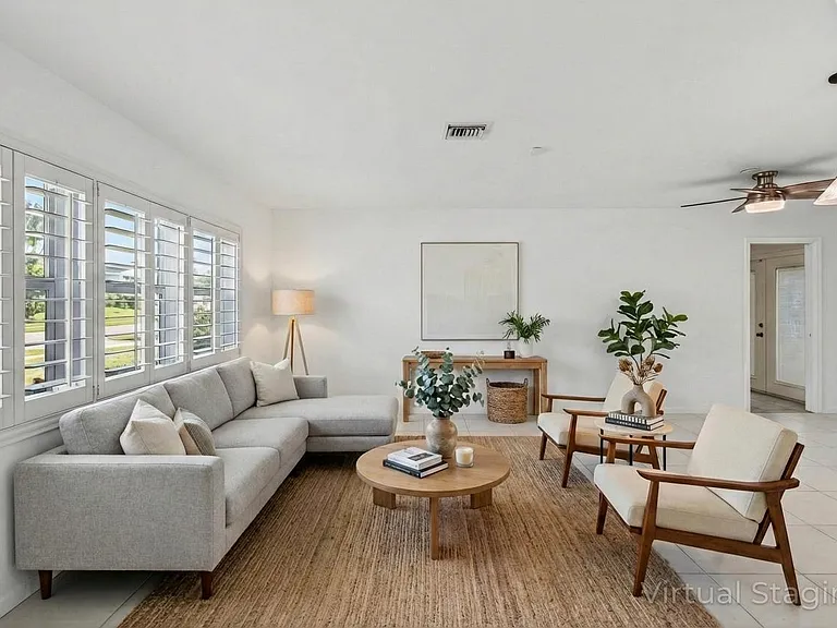 699 NW 16th Ave — Photo 4