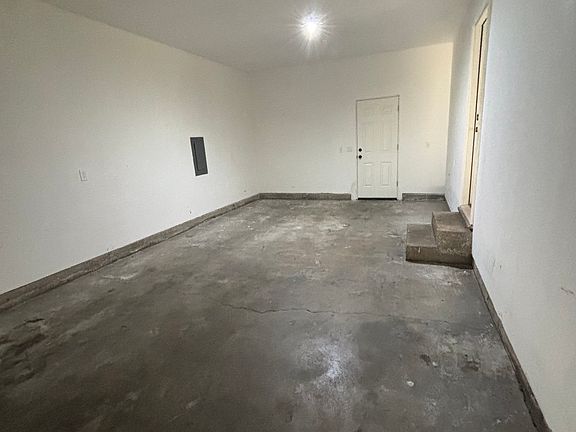 4th image of 355 N Blossom Dr