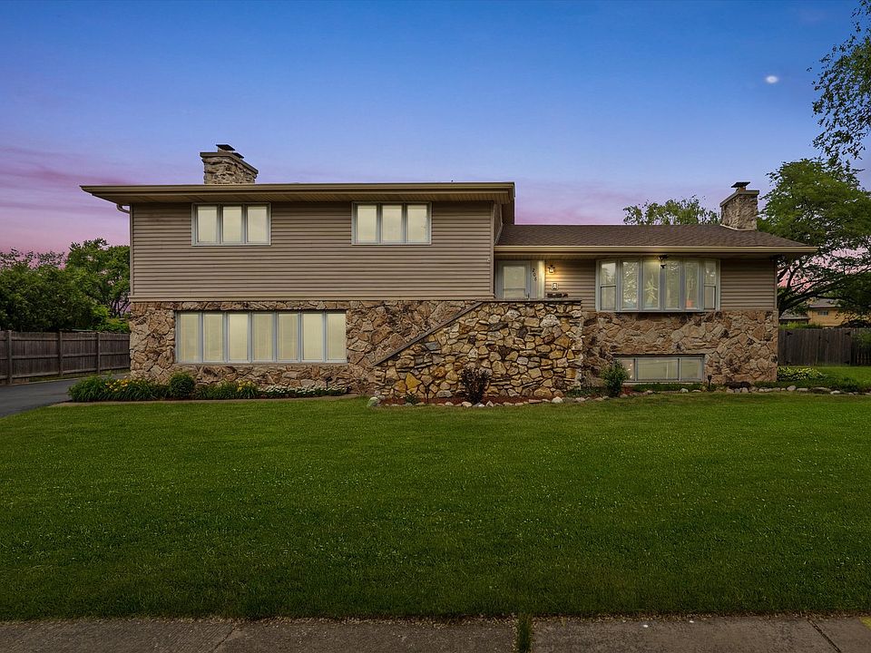 1st image of 208 Pamela Dr