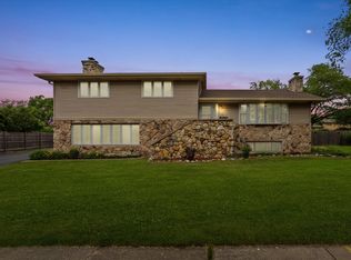 208 Pamela Dr, Bensenville, IL 60106