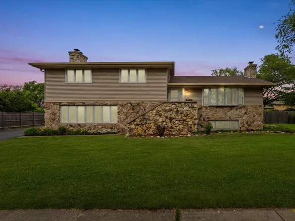 208 Pamela Dr, Bensenville, IL 60106