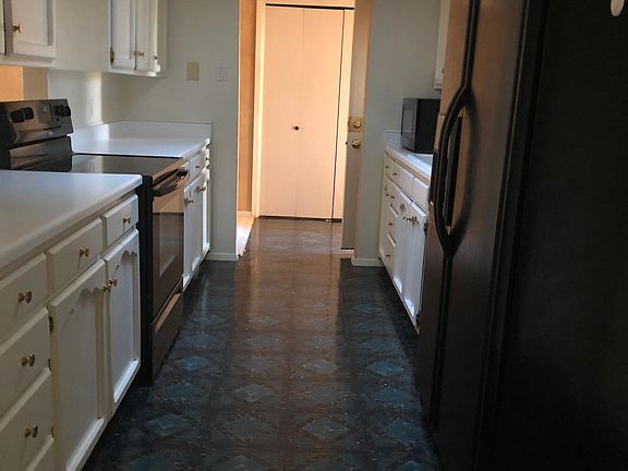 5th image of 1325 Colonial Pkwy