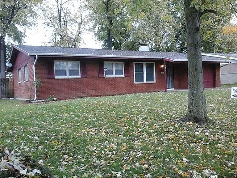 4 bed, 1.5 bath, 1254 sqft, $1,700 — Photo 1