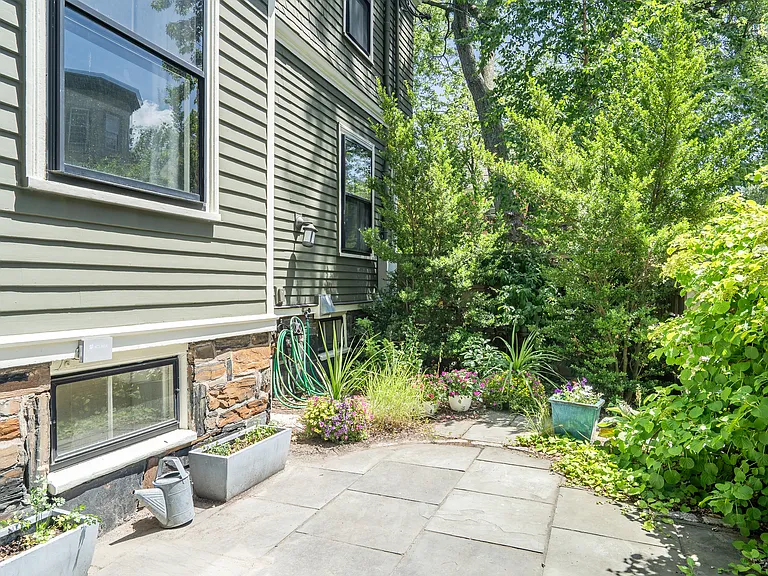 64 Gorham St #64 — Photo 32