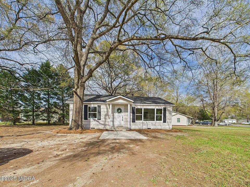 1st image of 110 Parkway Dr