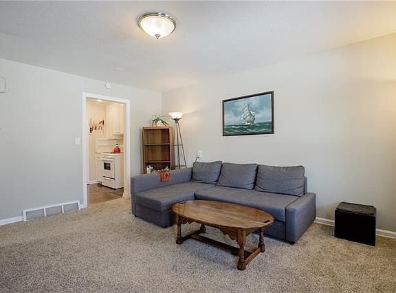 5th image of 4003 Locust Ave