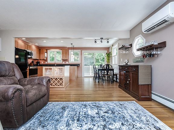 2nd image of 27 Hayes Ave