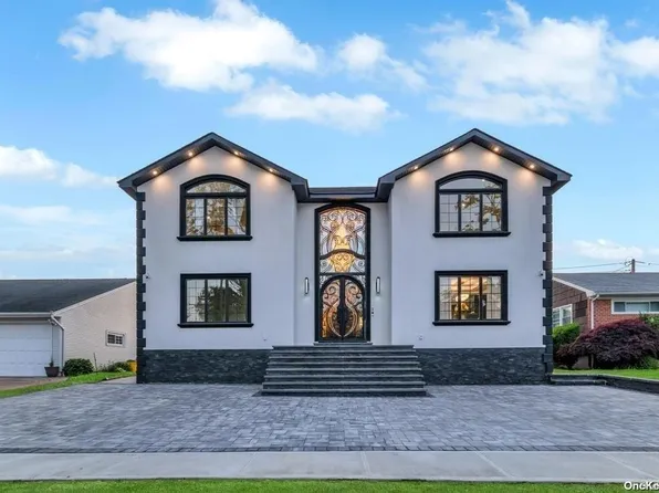 22 Darewood Lane, Valley Stream, NY 11581