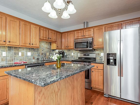 2nd image of 1556 Overlook Ct