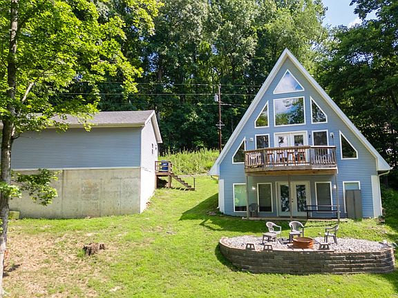 3rd image of 714 Cumberland Dr