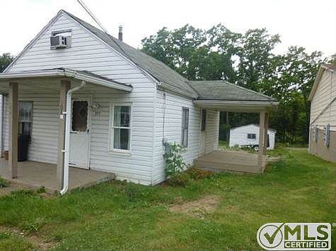 2nd image of 108 Spruce St