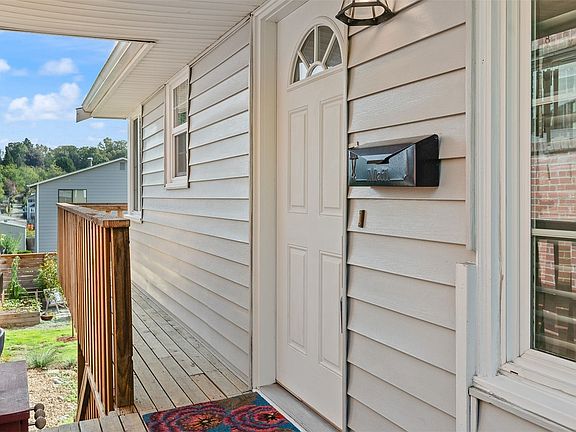 4th image of 5220 32nd Avenue S