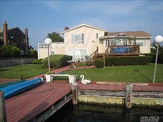 1st image of 940 S Long Beach Ave