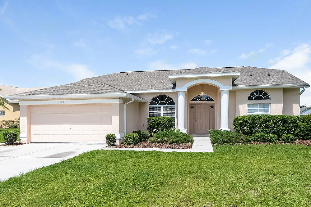3 bed, 2.0 bath, 1780 sqft, $1,940 — Photo 1