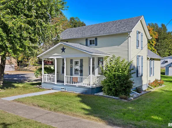 512 N Franklin St, Roanoke, IL 61561