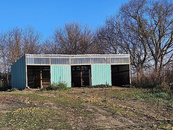 3rd image of 1568 W 710th Avenue