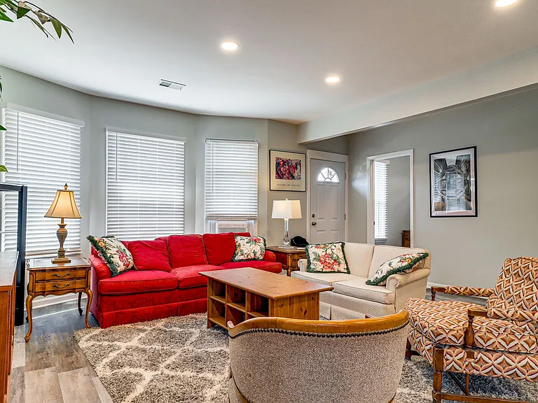 1466 Virginia Park Ave — Photo 3