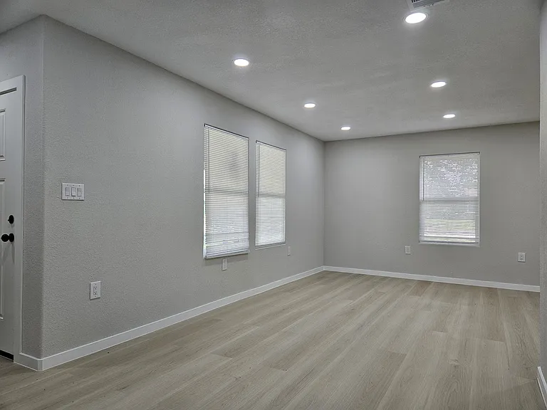 5403 Meadow Creek Ln — Photo 21