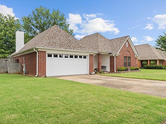 2nd image of 6860 Dovefield Ln