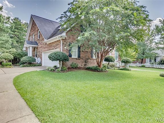 2nd image of 6013 Garden Ln