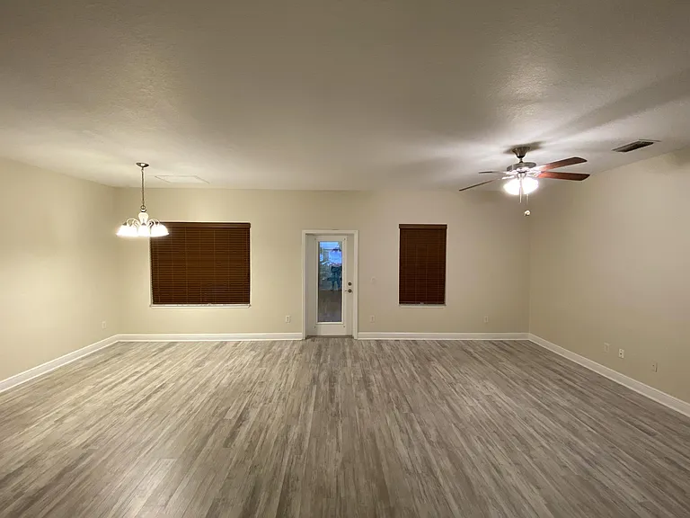 6124 Serene Pl — Photo 3
