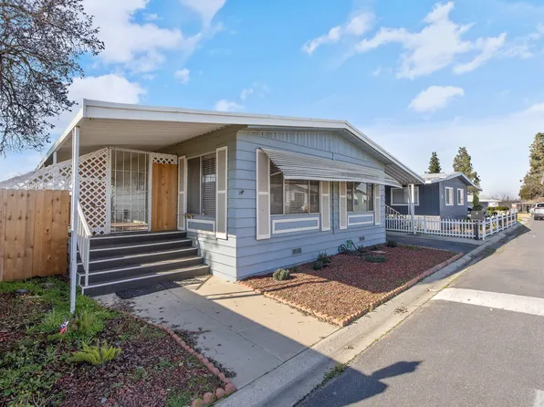 860 E Grangeville Boulevard #1, Hanford, CA 93230