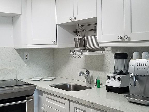 5th image of 17570 Atlantic Blvd