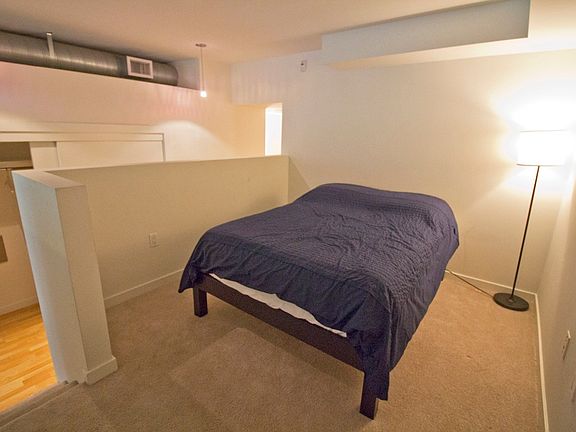 4th image of 889 E Date St E #136