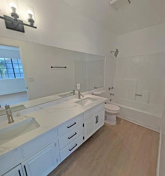 4454 Coldwater Canyon Ave #301 — Photo 14
