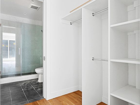 5th image of 212 Montrose Ave #1F
