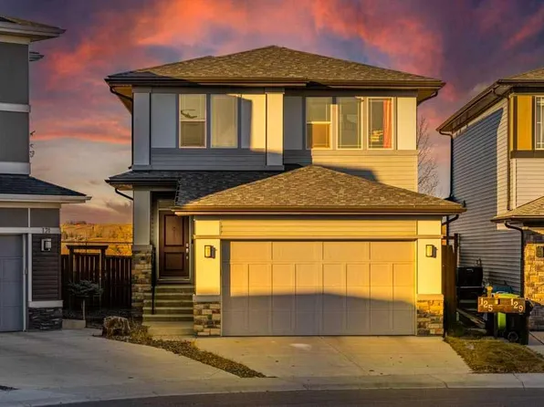 125 S Sage Bluff Close NW, Calgary, AB T3R 0X7