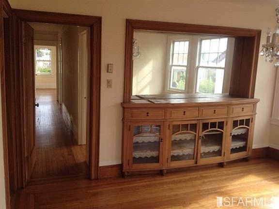 4th image of 215 Claremont Blvd