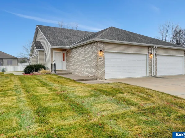 8105 Cheney Ridge Rd, Lincoln, NE 68516