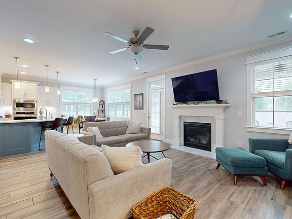 4th image of 605 Southbridge Court