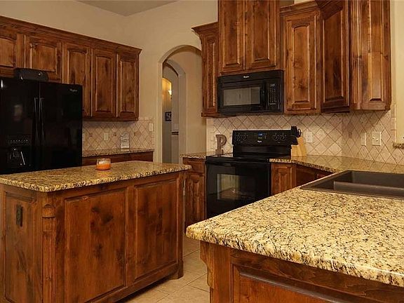 5th image of 501 Donna Cir