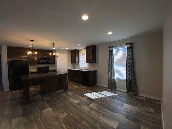 3rd image of 225 Pebble Creek Dr #284