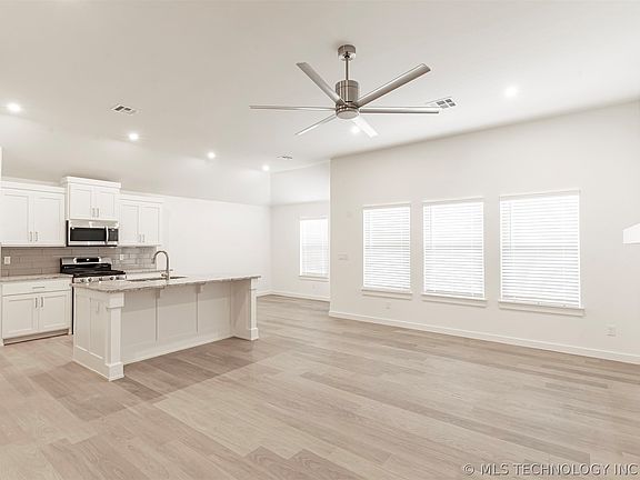 4th image of 2503 W Main St