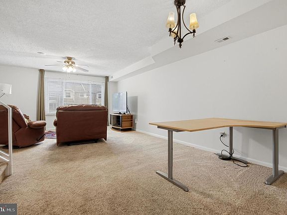 5th image of 1023 Burnley Ct