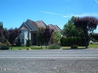 81 Mapleway Rd, Selah, WA 98942