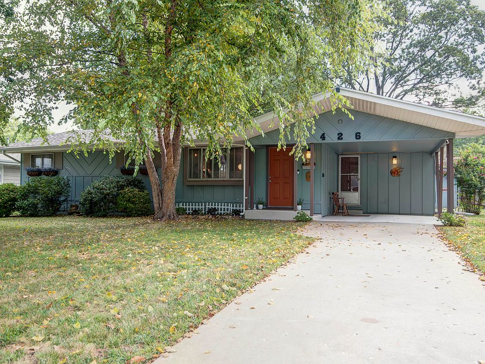 1st image of 426 N Oak Grove Avenue