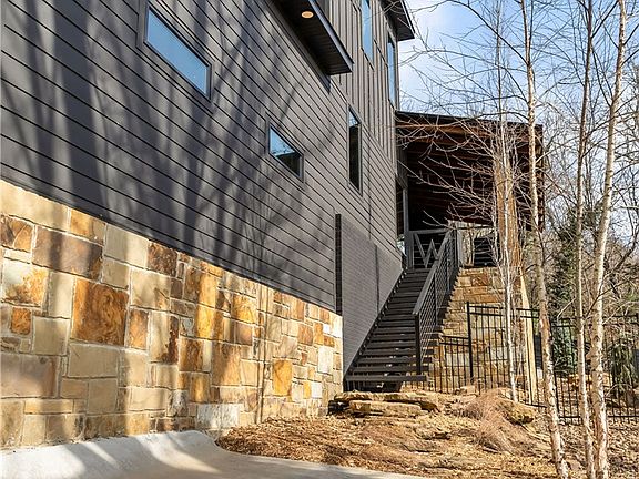 5th image of 514 N Vinson Ave