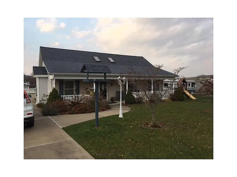 510 Roosevelt Cir photo 1