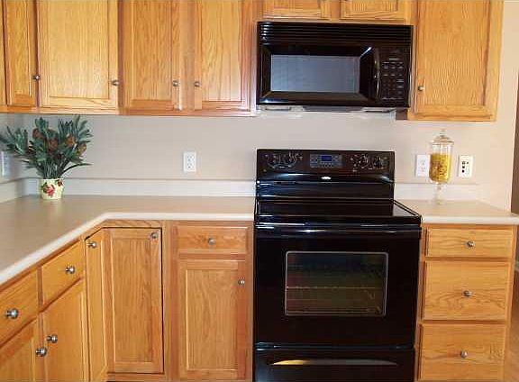 4th image of 1015 NW Manassas Dr