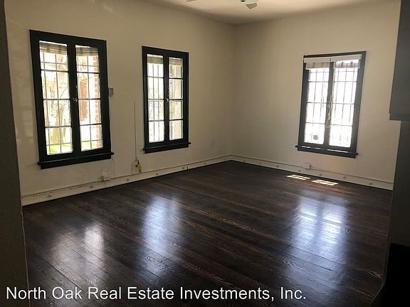 3rd image of 1006 S Orange Dr APT 108