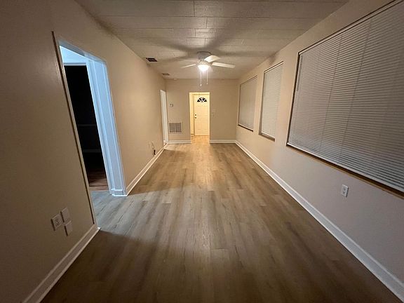 3rd image of 2540 Elyria Ave
